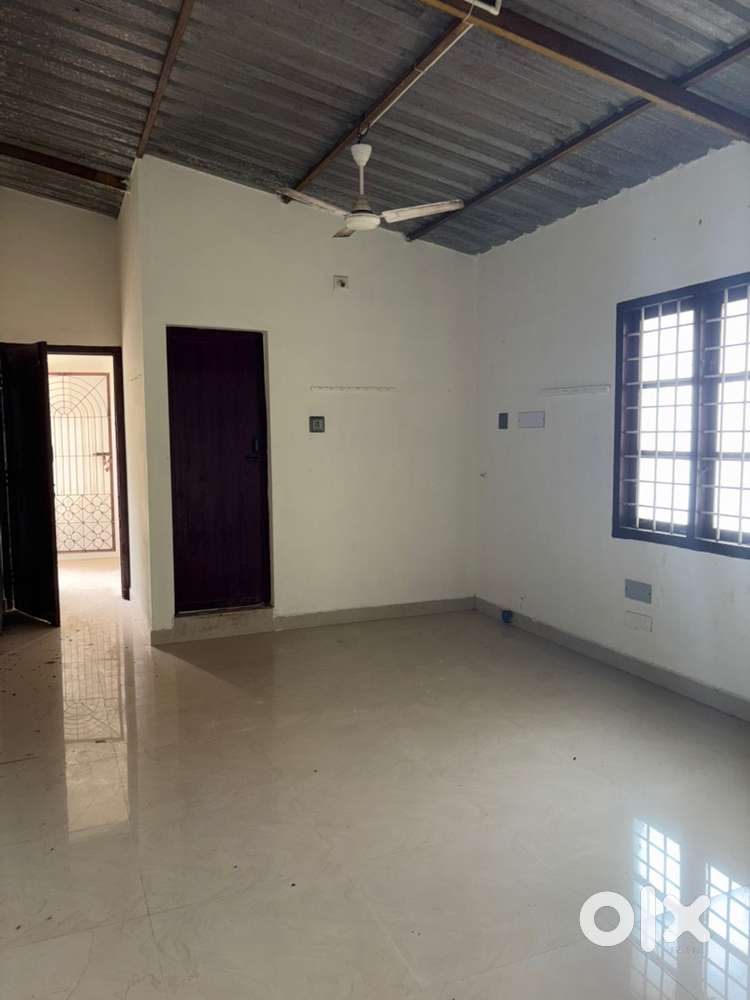 Building for commercial purposes