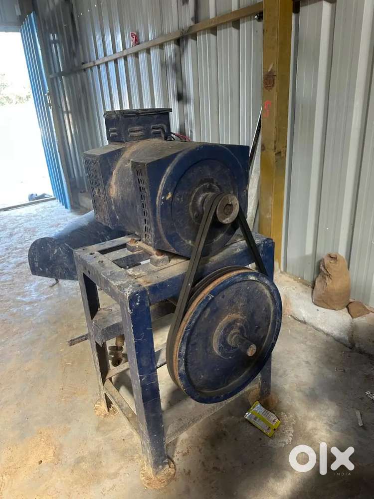 Electricity generator