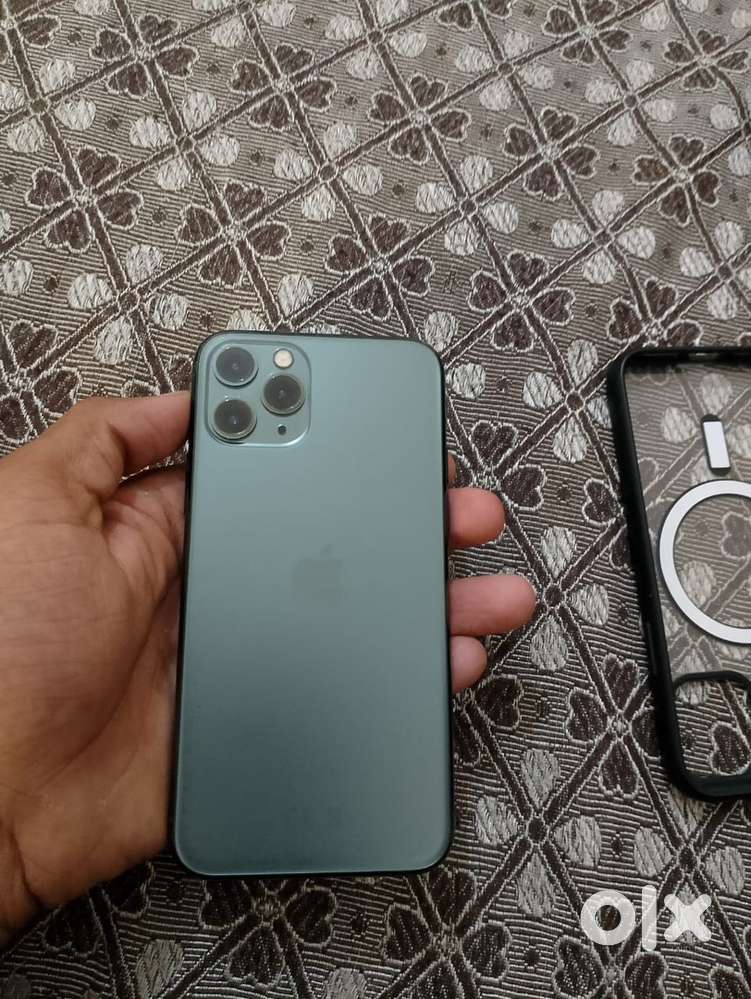 I phone 11 pro 256 gb 100 condition