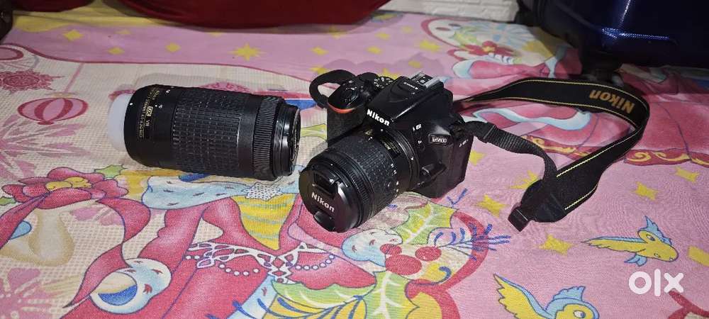 Nikon D5600 with bag and 2 lens