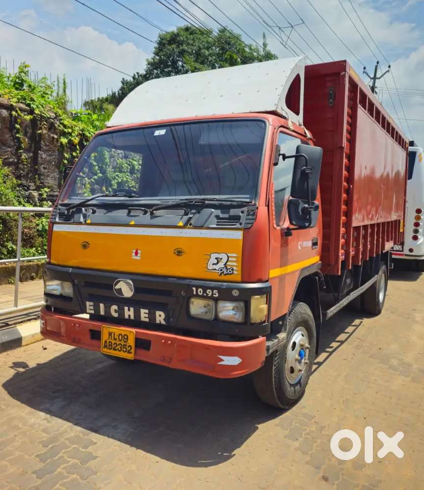 2011model eicher 10.95 17feet condainar body power stearing