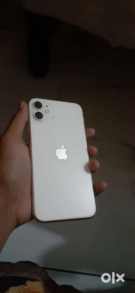 Iphone 11 mint condition 128 gb battery 84 health