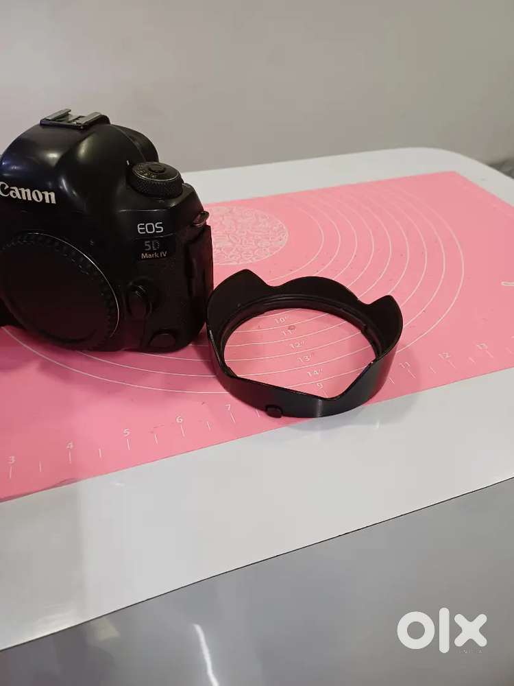 5D mark 4 with wide  /Zoom  lense, 3 battery, 128 2 memory