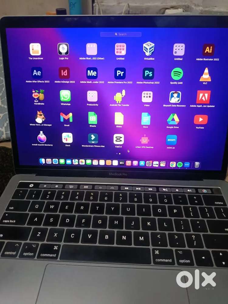 MacBook pro touch bar