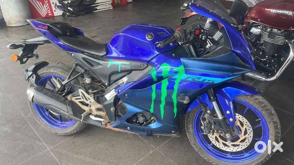 Yamaha R15 V4