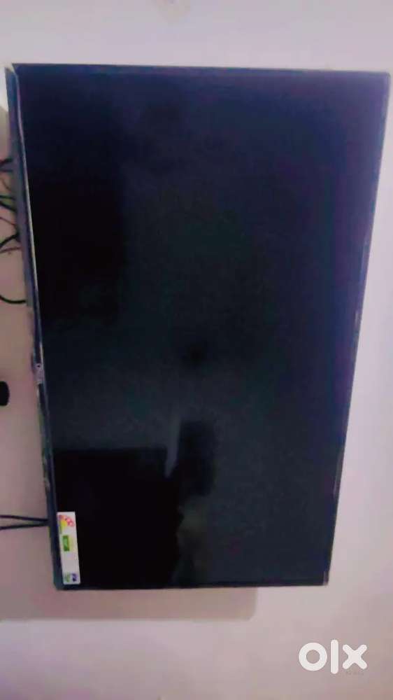 Dr. की new LED TV बिल्कुल नया है. बहोत ही कम चला है.