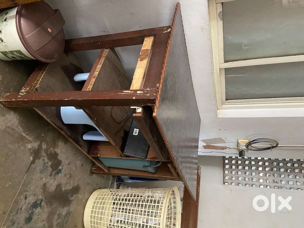 Computer table wooden