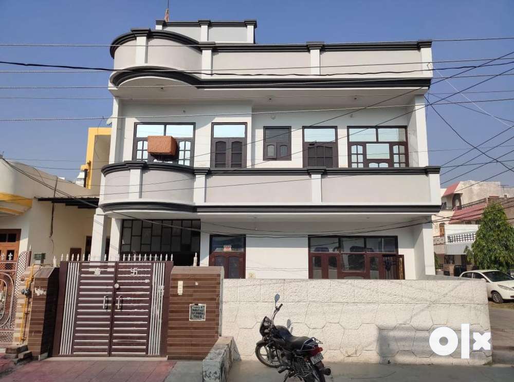 For sale 250 gaj 10 marla corner house in sector 6