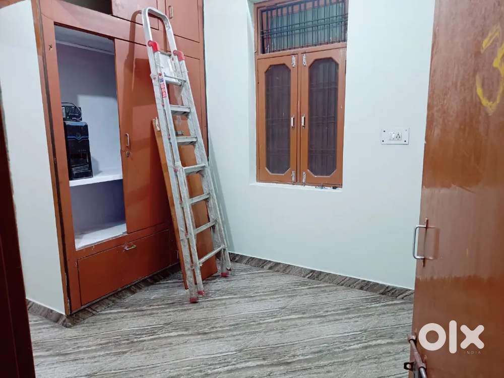 2 room set for rent At Sanjay Gandhi Puram near lekhraj metro station