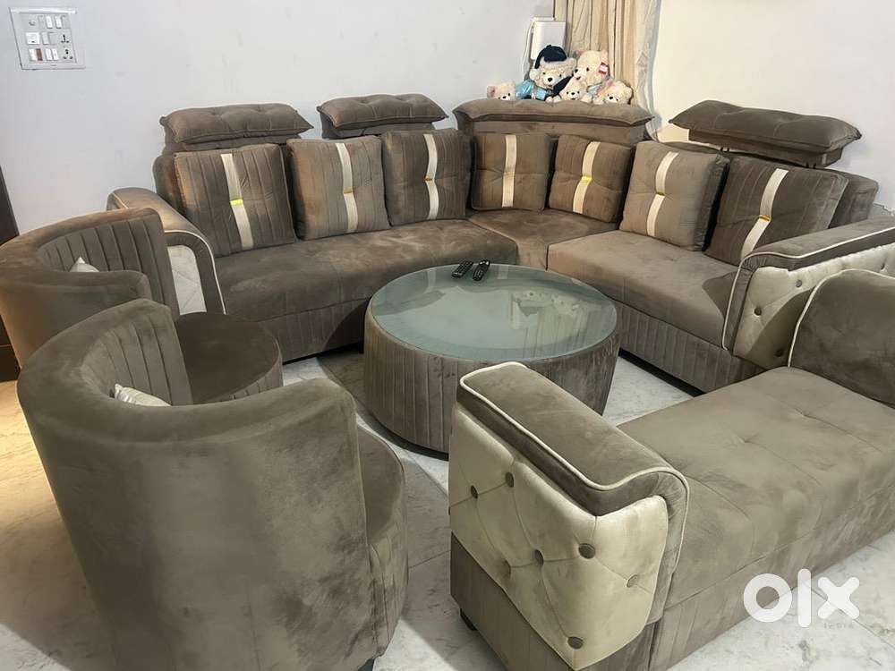 Fix Rate 10SEATER SOFA SET WITH RECLINER HEAD REST & ROUND SHAPE TABLE