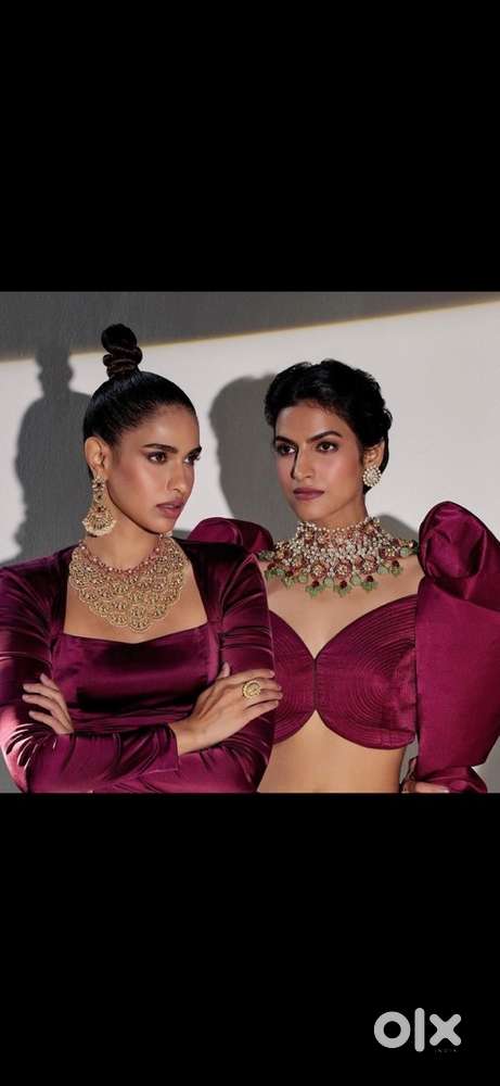 Makeup hair artist freelance travel job