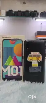 Samsung MO1 3/32GB with box & charger in good condition