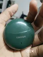 Trigger earbuds