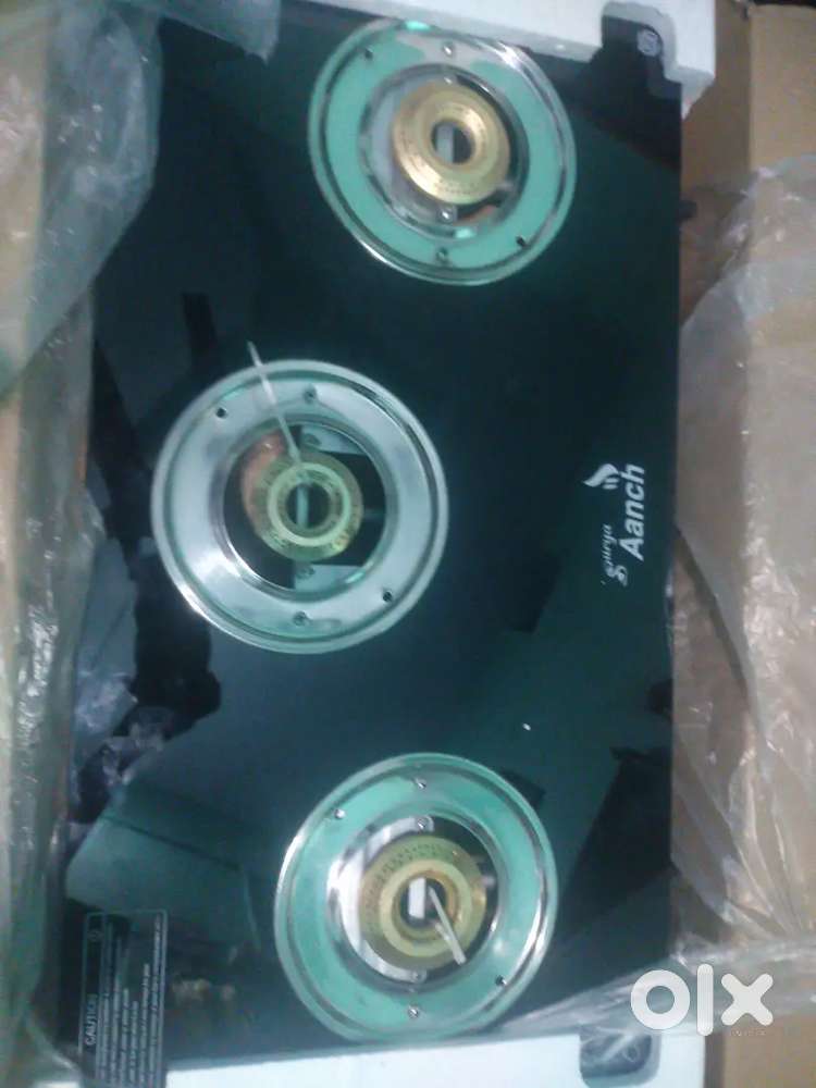 Gas stove with 3 burner
