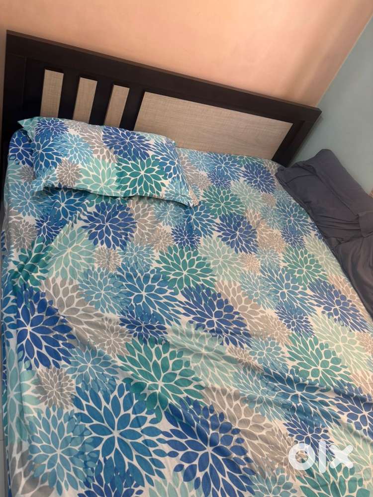 Queen size bed and Mattress available for sale