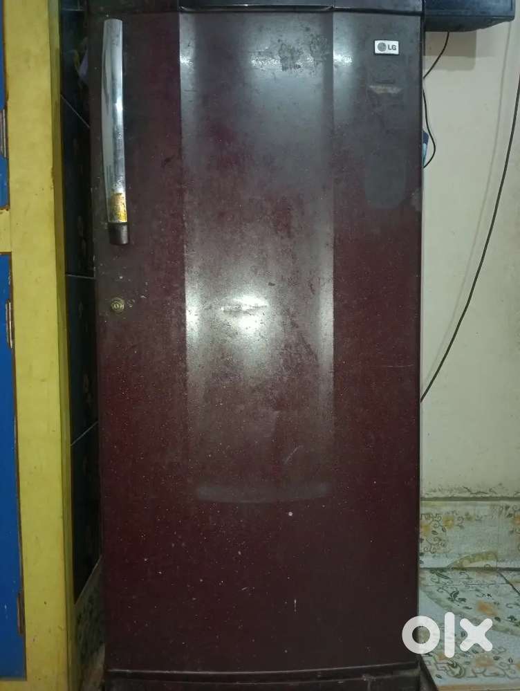 LG Fridge for Sale – Working Condition, Minor Repair Needed
