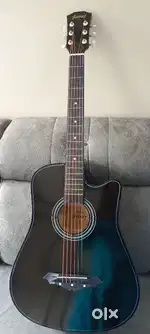 New Guitar in good condition