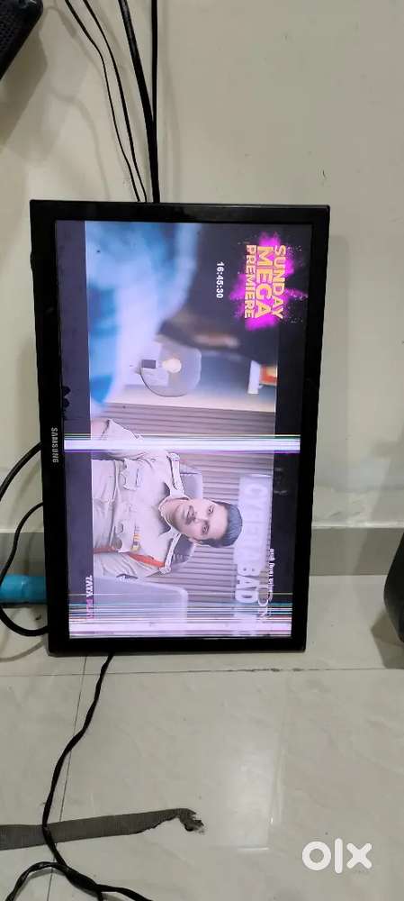 22 inc Samsung led tv display problem line