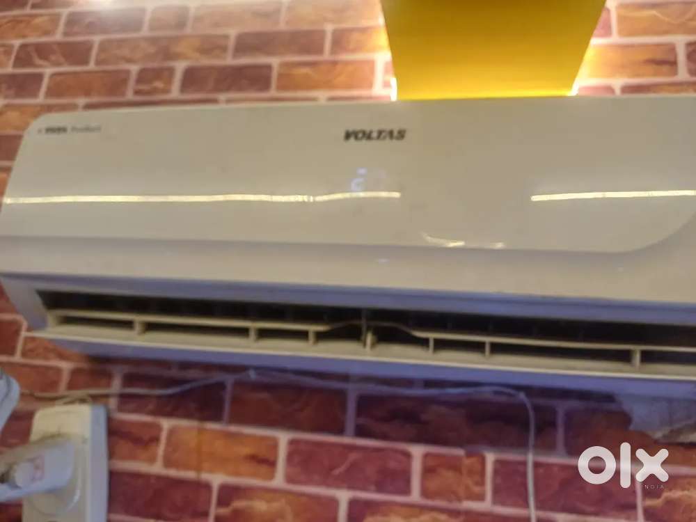 Voltas 1.5 tan split ac