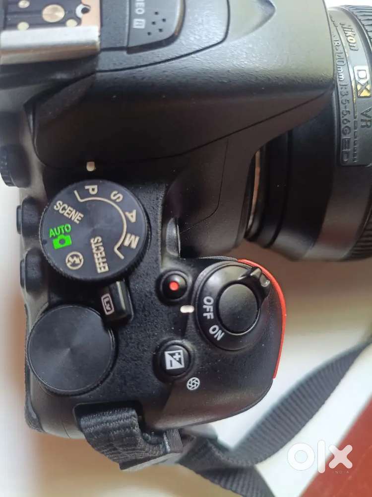 NIKON D5600 WITH 18-140 LENS