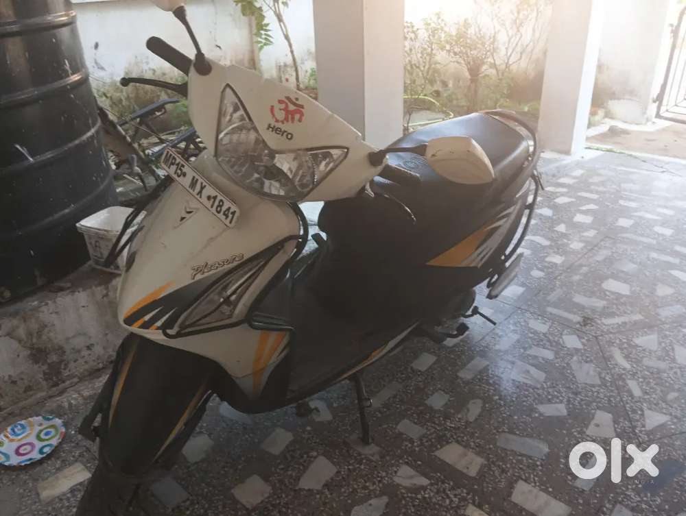 A scooty with self start for sale under 40000