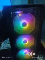 Gaming PC Hand to hand