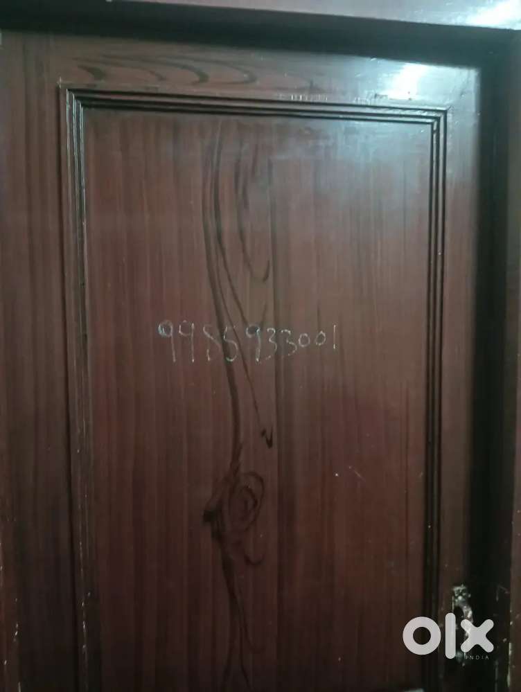 TO  LET    ROOM SHARING