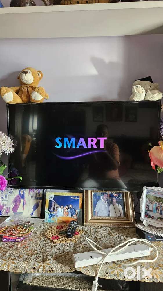 VU 40 TV LED with hydro wall mount
