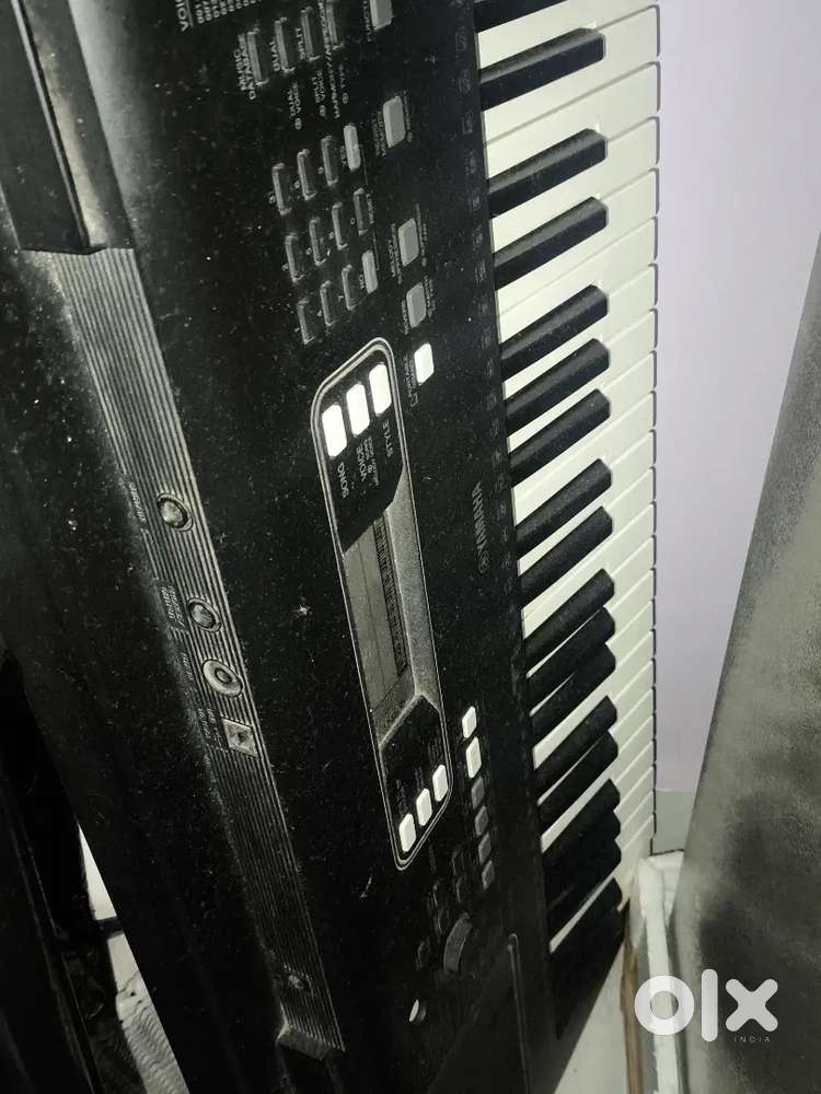 Yamaha E363 Keyboard