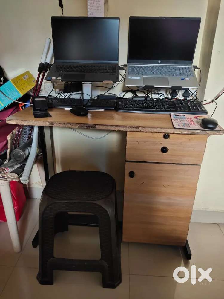 Study table/ Computer table