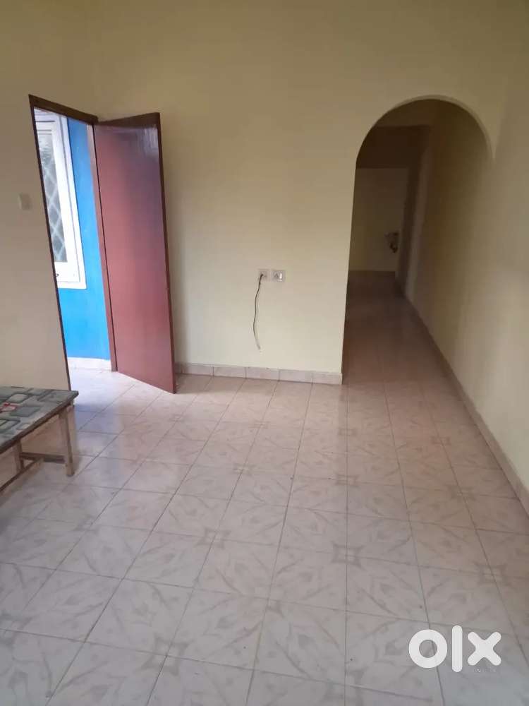 2bhk unfurnished flat for rent in stcruz.