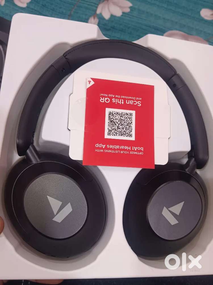 Brand new Boat Rockerz 650 PRO - Seamless touch and wipe controls.