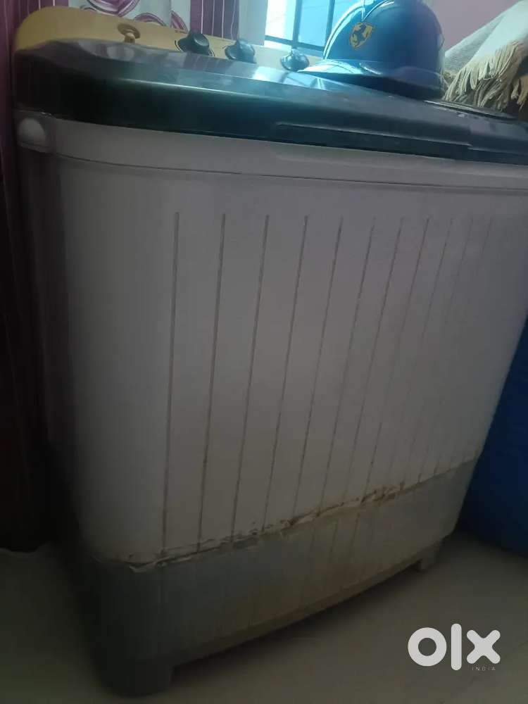 Semi automatic washing machine
