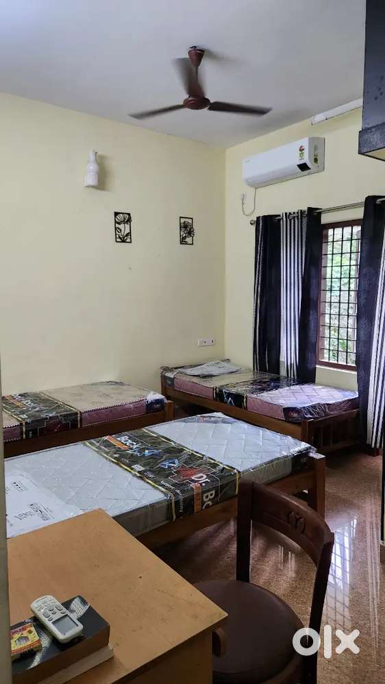 Room  for rent, Ac and non Ac, only for girls