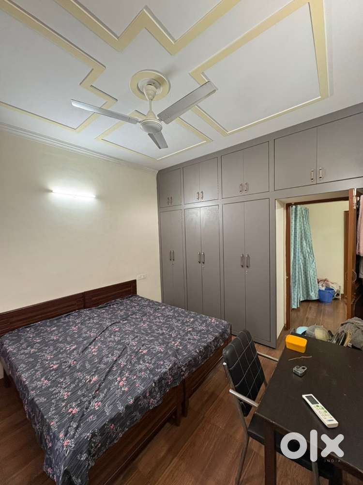 Best pg for girls near bestech tower