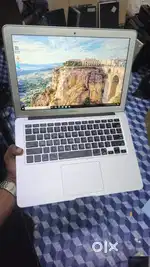 MACBOOK AIR A1466 I5 PROCESSER 4GB RAM 128GB SSD