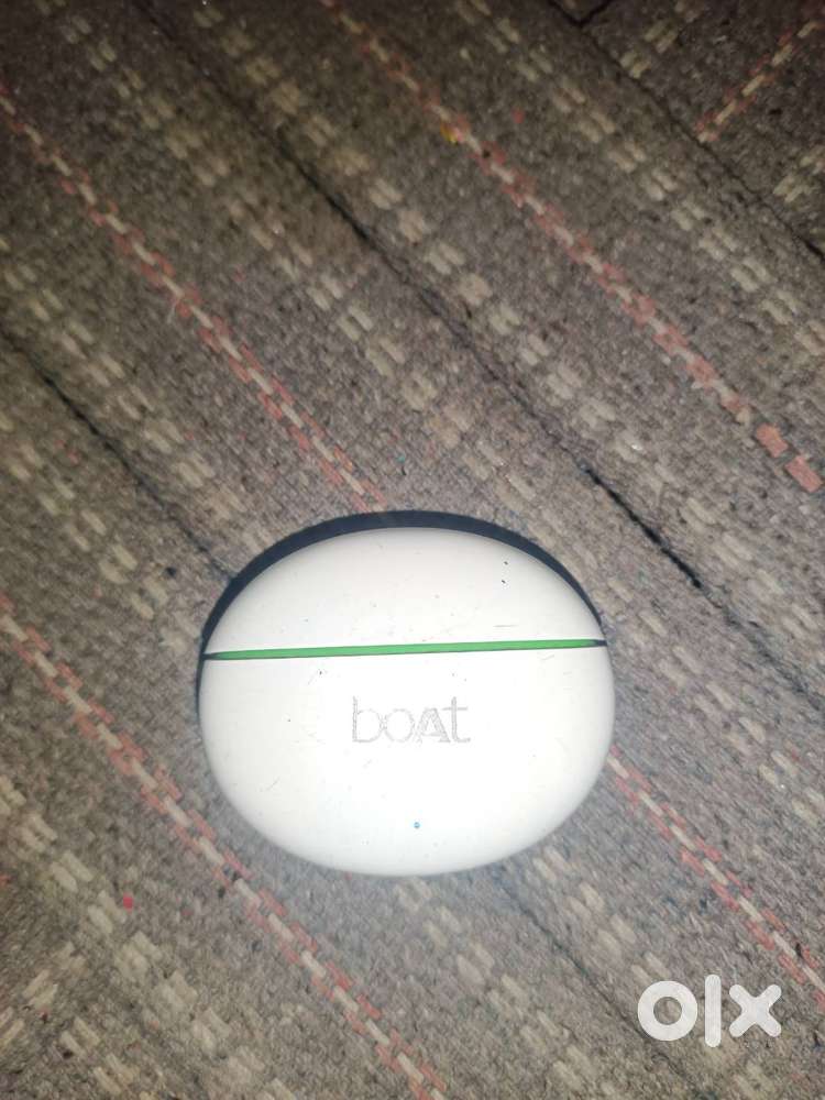 boAt Airdopes/Earbuds (White) - Excellent Sound - Charging Case - (1 E