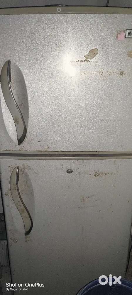 Double door ka fridge