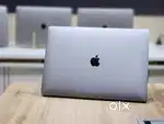 Apple Macbook Pro i7 16GB Ram 512GB Apple SSD Touchbar