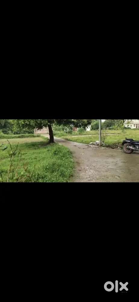 35 lakh khatta par aadha khatta hai net or clean plot available hai