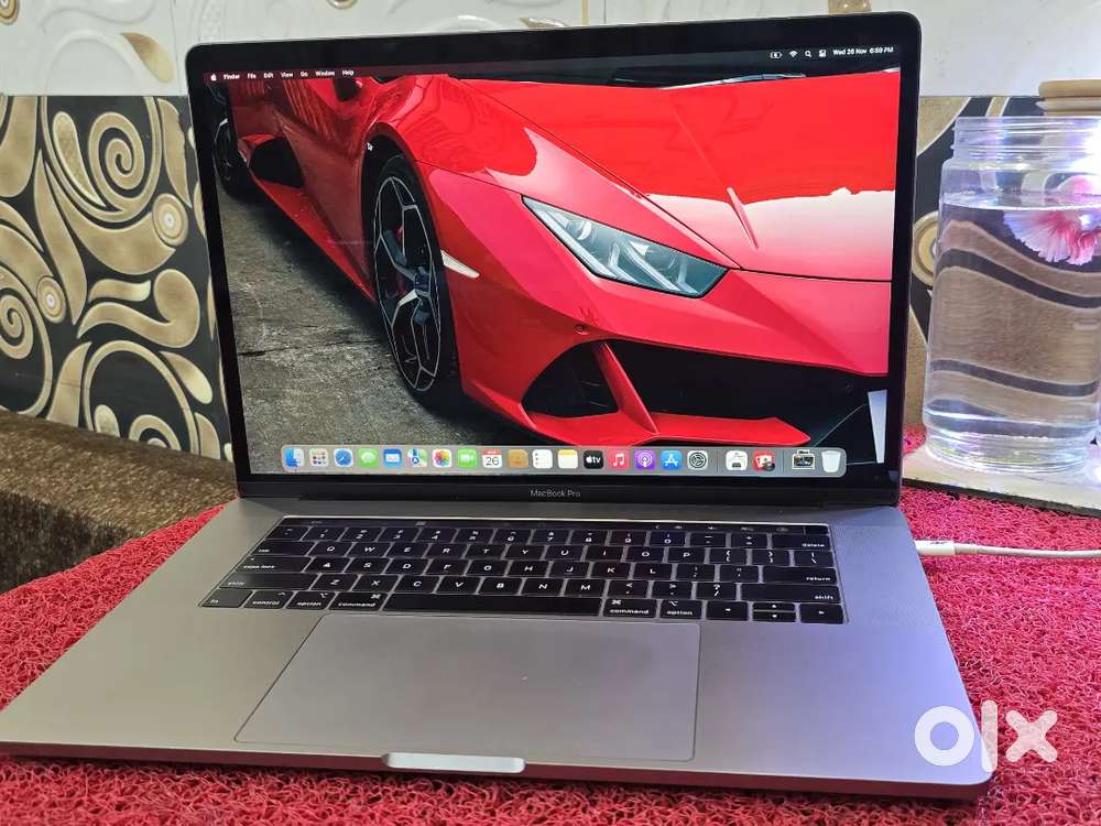 Apple Macbook Pro i9 16gb Ram 512gb SSD 5.5GB Graphics 15inch Touchbar