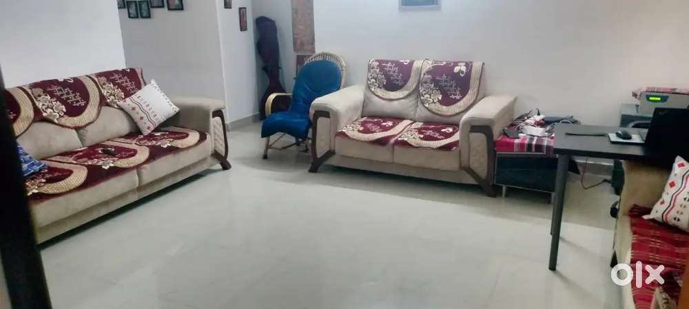 5 yr old SEMI-FURNISHED 3 BHK 2 Bathroom Apt in JP Nagar