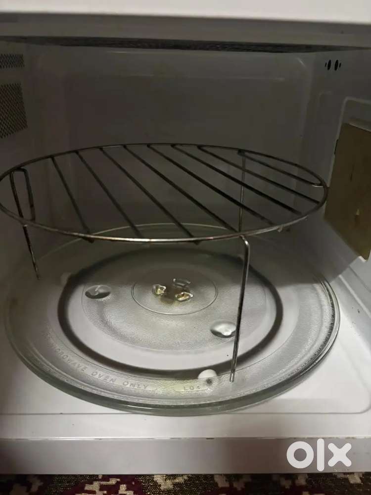 Selling Electa Microwave Oven