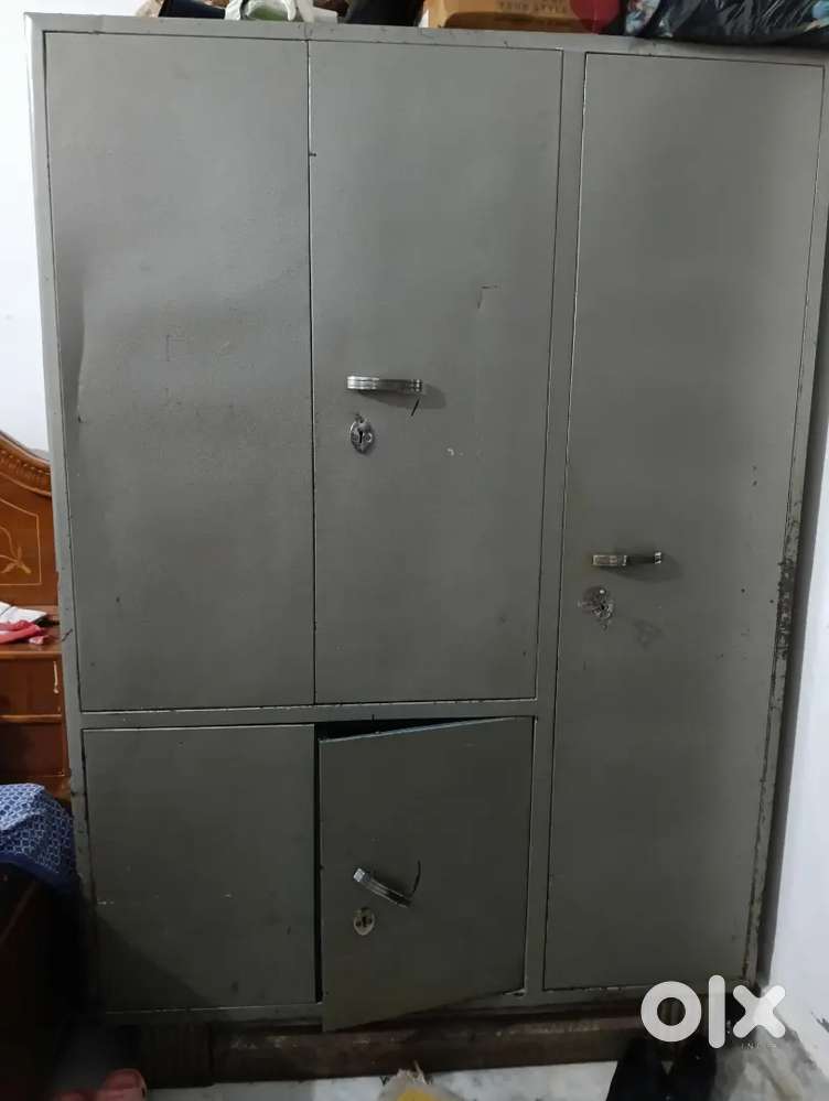 Iron almirah, no more need because of renovation