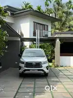 Toyota Innova Crysta 2017 Diesel Well Maintained full company service
