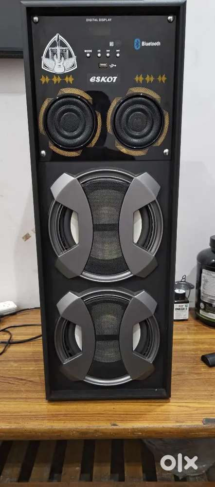 Single Tower Speaker Only 4 Days Old