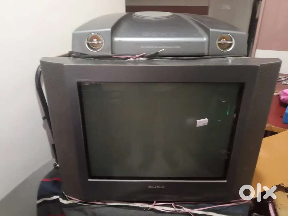Sony TV with original subwoofer - Great sound & picture quality