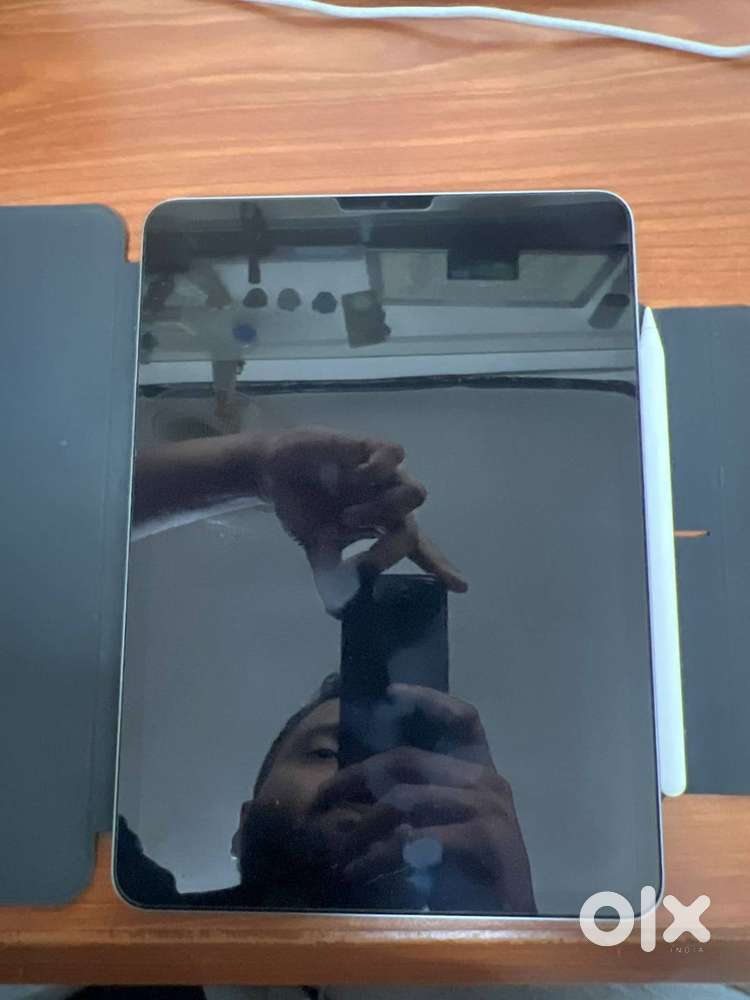 Ipad pro 11 inch 2nd Gen 128GB with I pen