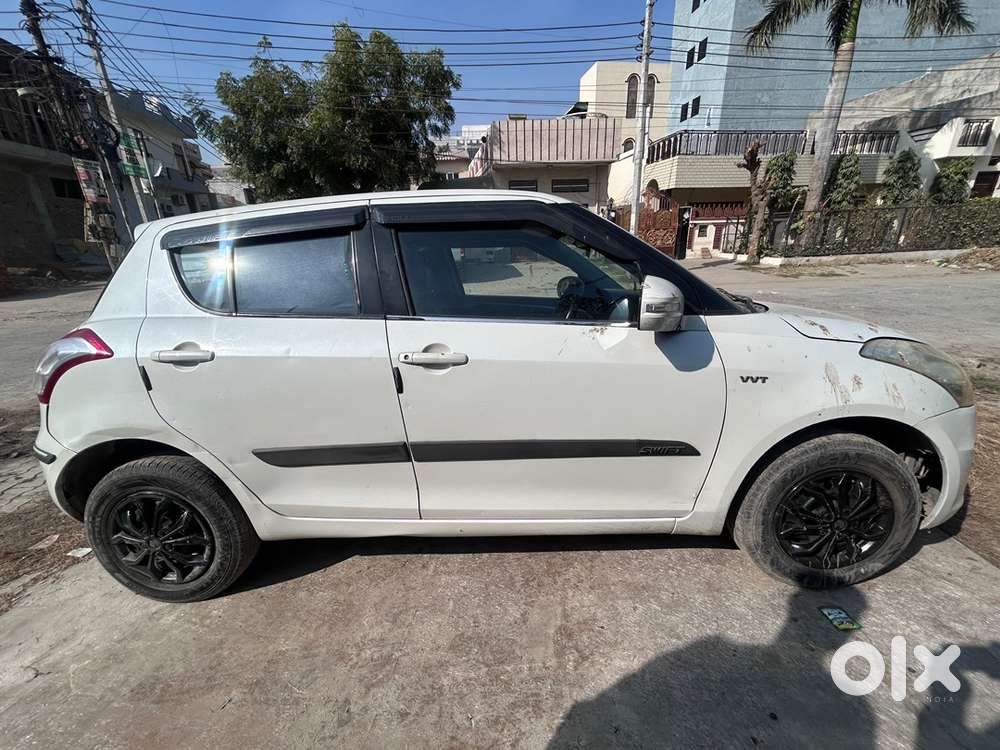 Maruti Suzuki Swift 2017 CNG & Hybrids 175000 Km Driven