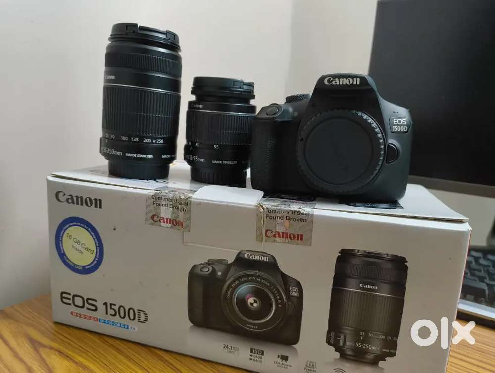 Canon 1500D with kit lens and zoom lens